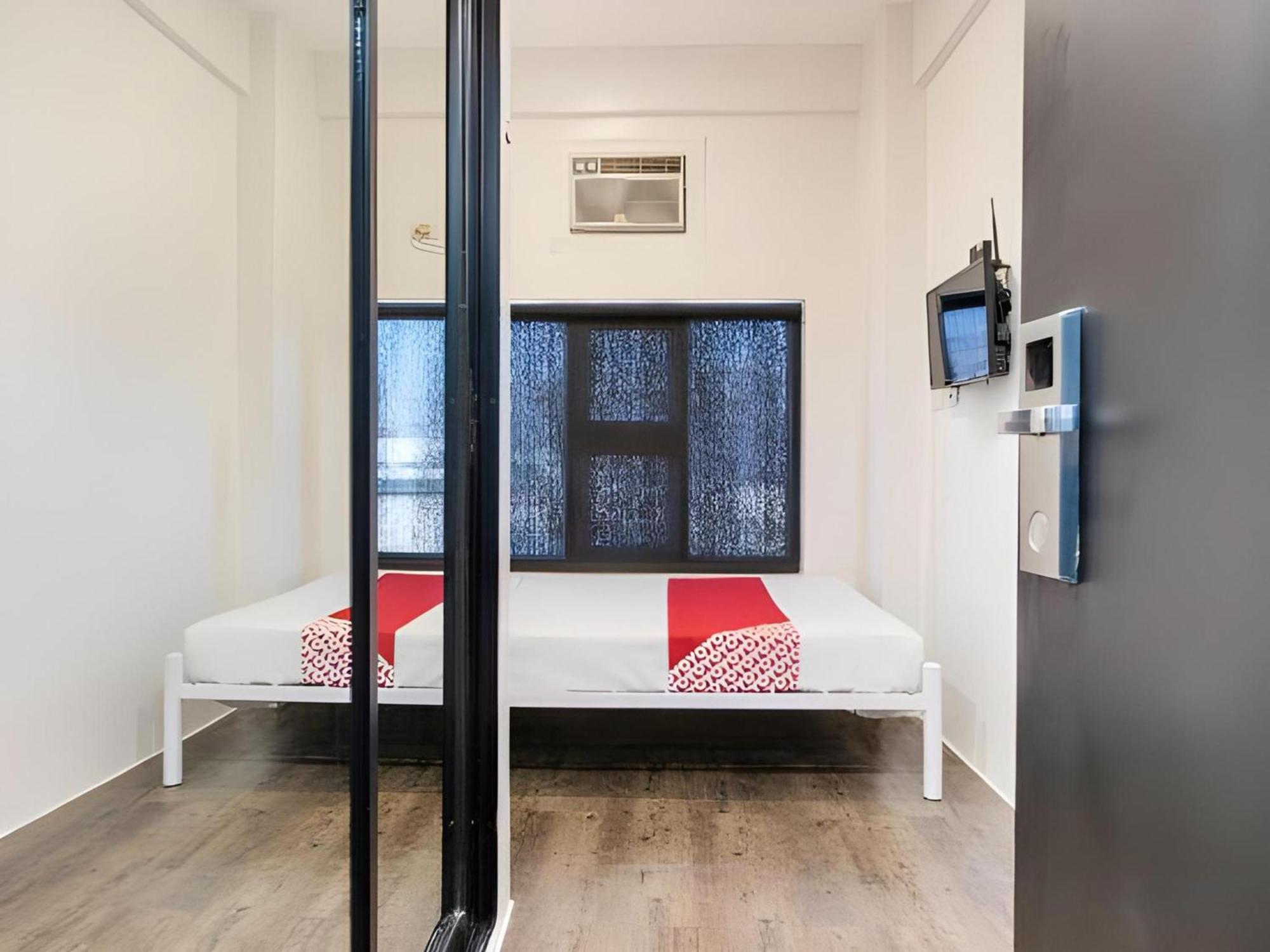 Oyo 563 Mytown New York Hotel Taguig Ngoại thất bức ảnh